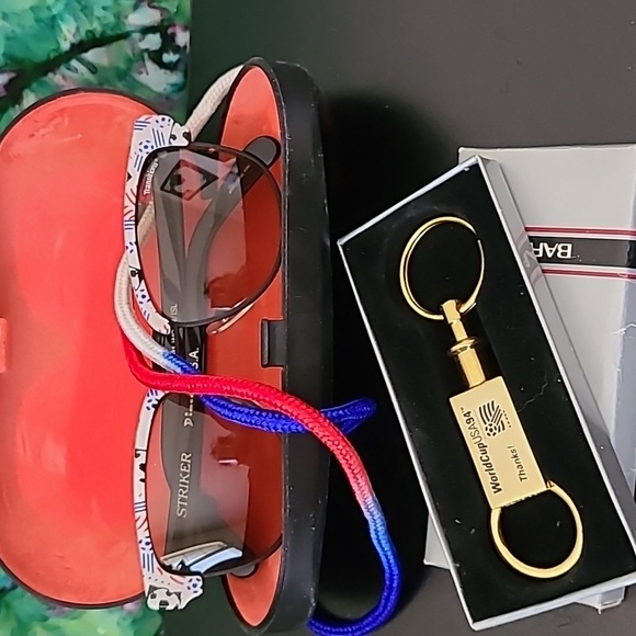 Vintage world cup 1994 glasses and key flob - Picture 2 of 2